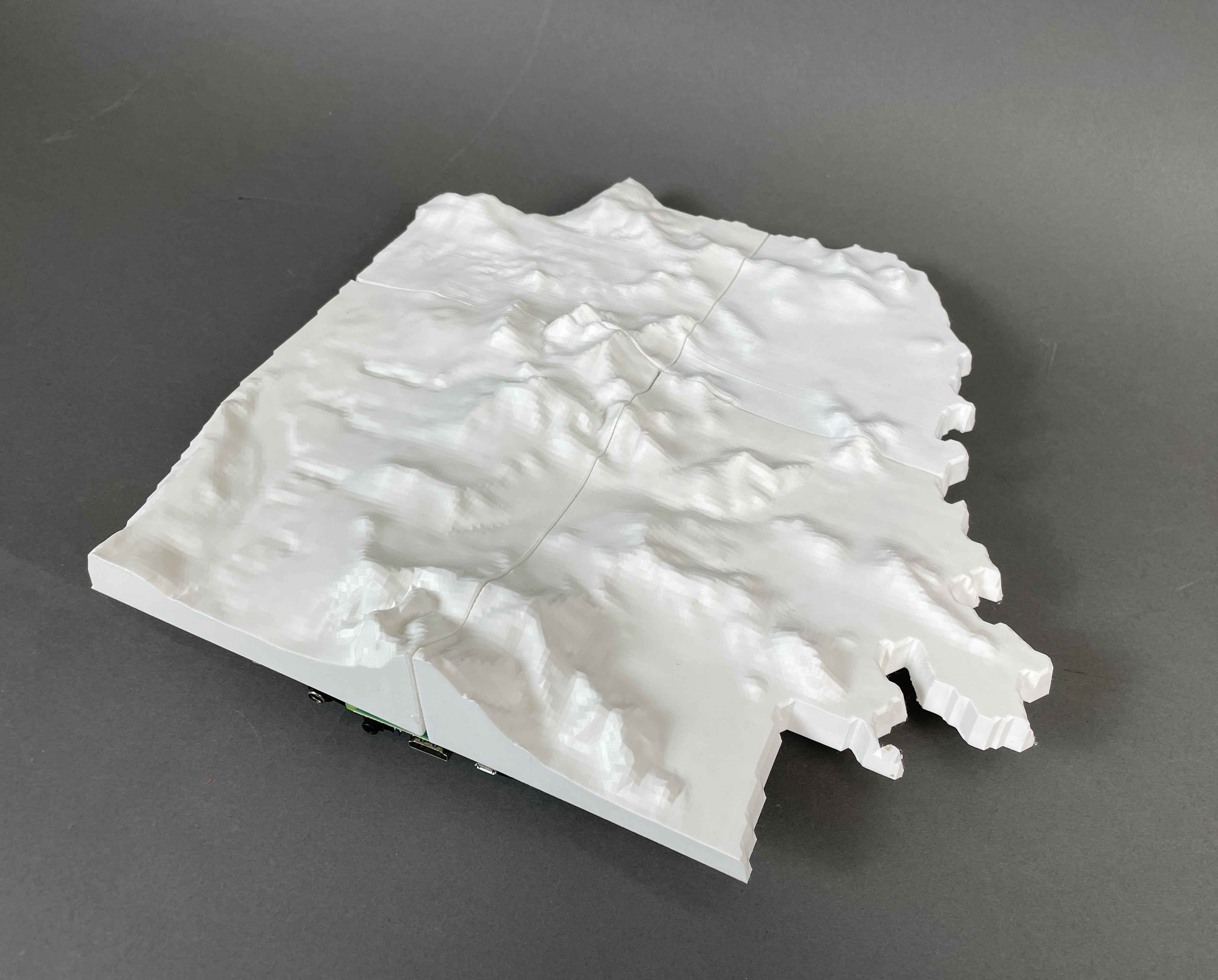 Side view of the topographic 3D-printed map