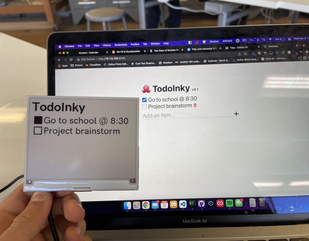 Computer connected to the TodoInky dashboard